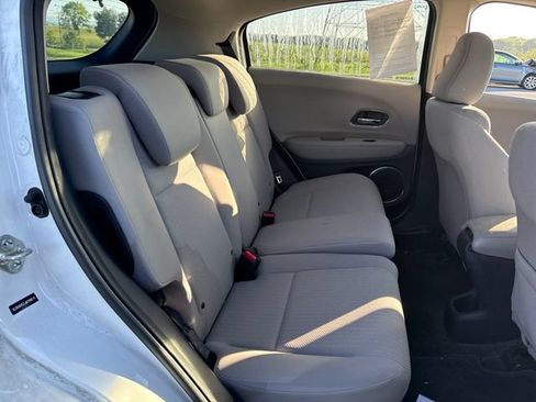 Used 2018 Honda HR-V EX image 14