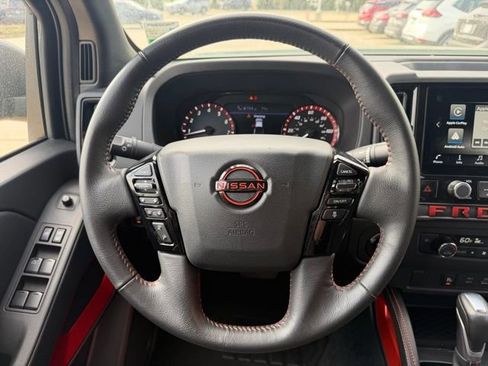 Used 2025 Nissan Frontier PRO-4X image 16
