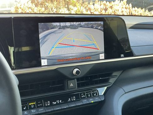 Used 2023 Toyota Crown XLE image 37