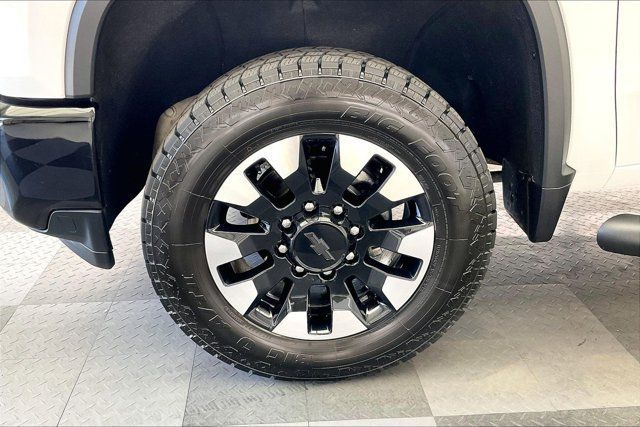 Used 2020 Chevrolet Silverado 2500 Custom w/ Custom Value Package AWD/4WD image 8