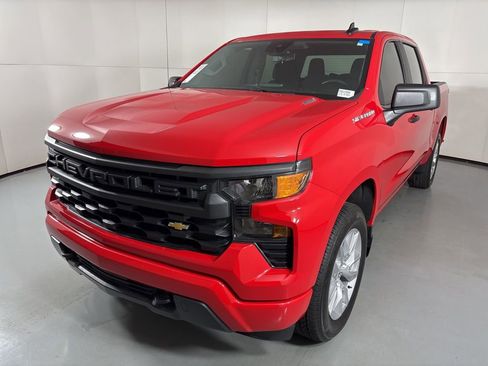 Used 2025 Chevrolet Silverado 1500 Custom image 5