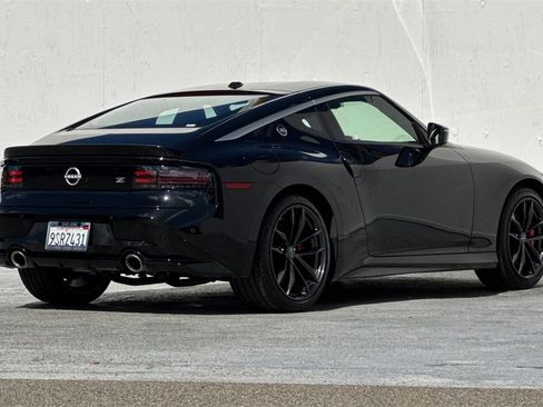 Certified 2025 Nissan Z Performance w/ Floor Mat Package image 4