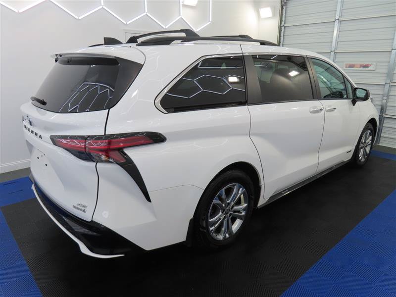 Used 2021 Toyota Sienna XSE w/ XSE Plus Package AWD/4WD image 11