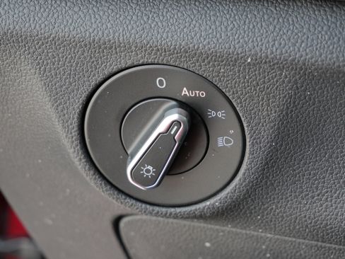 Used 2025 Volkswagen Jetta Sport image 21