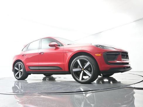 Certified 2025 Porsche Macan AWD/4WD image 53