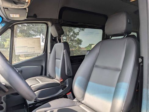 Used 2024 Mercedes-Benz Sprinter 2500 image 24