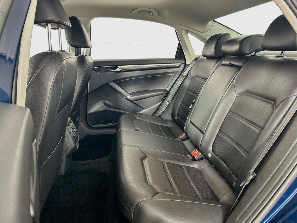 Used 2019 Volkswagen Passat 2.0T SE R-Line FWD image 25