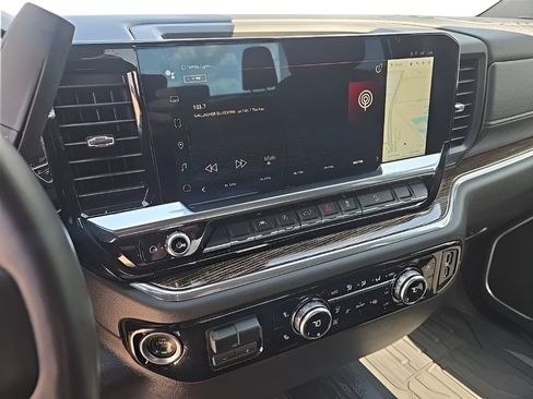 Used 2024 GMC Sierra 1500 Elevation AWD/4WD image 16
