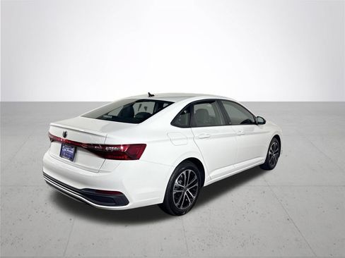 Used 2025 Volkswagen Jetta Sport FWD image 8
