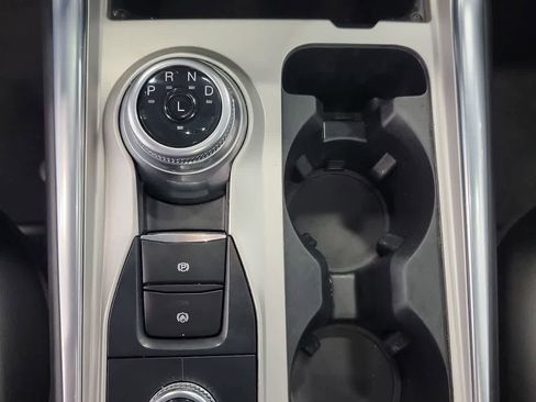 Used 2023 Ford Explorer XLT w/ Equipment Group 202A AWD/4WD image 21
