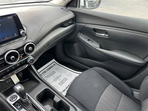 Used 2022 Nissan Sentra SV w/ Trunk Package image 28