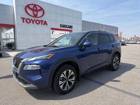 Used 2023 Nissan Rogue SV image 3