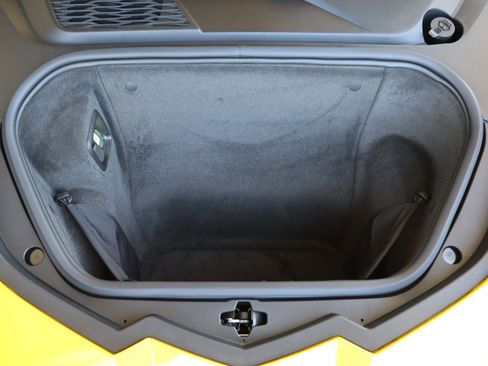 Used 2026 Chevrolet Corvette Stingray Premium Conv w/ Z51 Performance Package RWD image 38