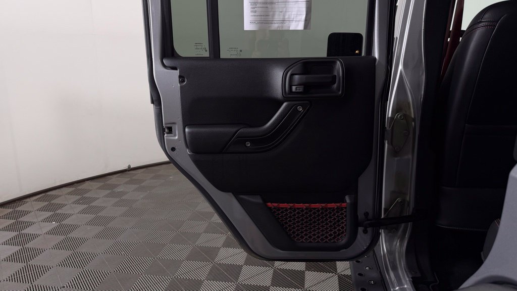 Used 2017 Jeep Wrangler Unlimited Rubicon AWD/4WD image 23