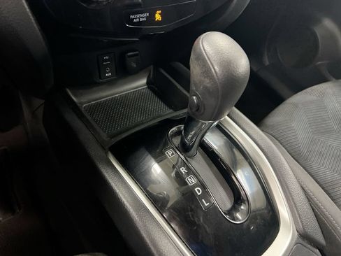 Used 2015 Nissan Rogue SV AWD/4WD image 17