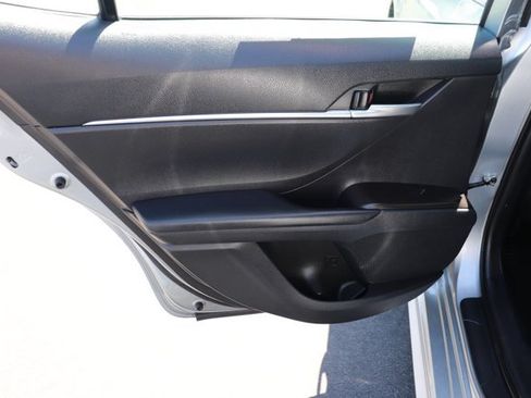 Used 2023 Toyota Camry SE FWD image 12