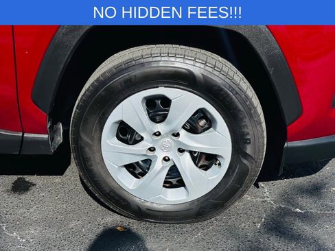 Used 2019 Toyota RAV4 LE image 2