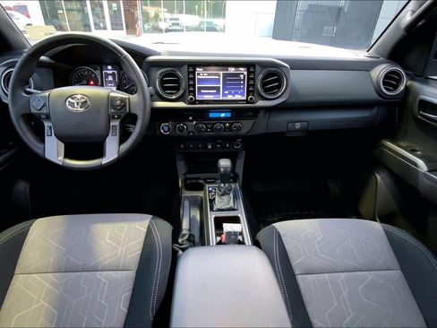 Used 2023 Toyota Tacoma TRD Sport w/ Technology Package image 15