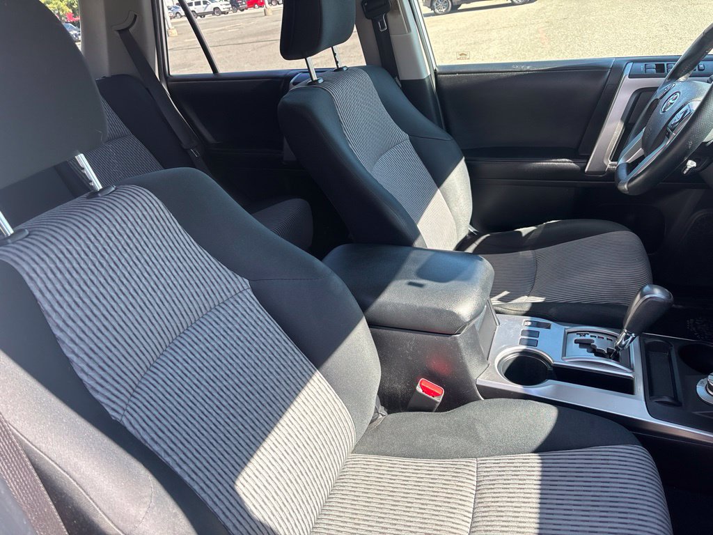 Used 2016 Toyota 4Runner SR5 AWD/4WD image 26