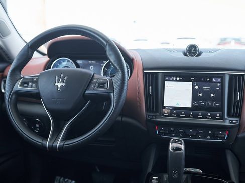 Used 2022 Maserati Levante GT image 33