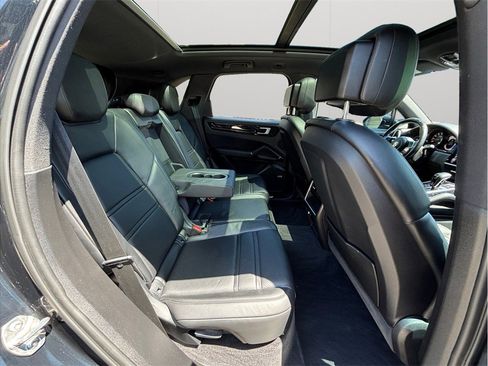 Used 2020 Porsche Cayenne image 46