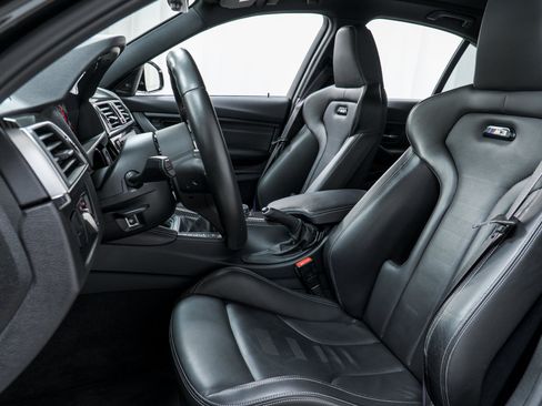 Used 2018 BMW M3 RWD image 13