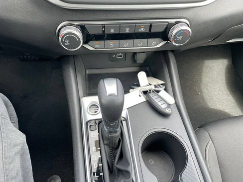 Used 2024 Nissan Altima 2.5 S FWD image 10
