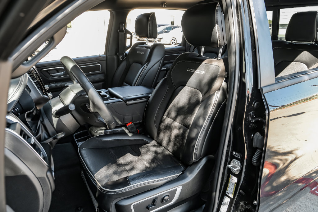 Used 2023 RAM 1500 Laramie AWD/4WD image 8