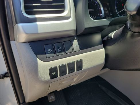 Used 2019 Toyota Highlander XLE AWD/4WD image 20