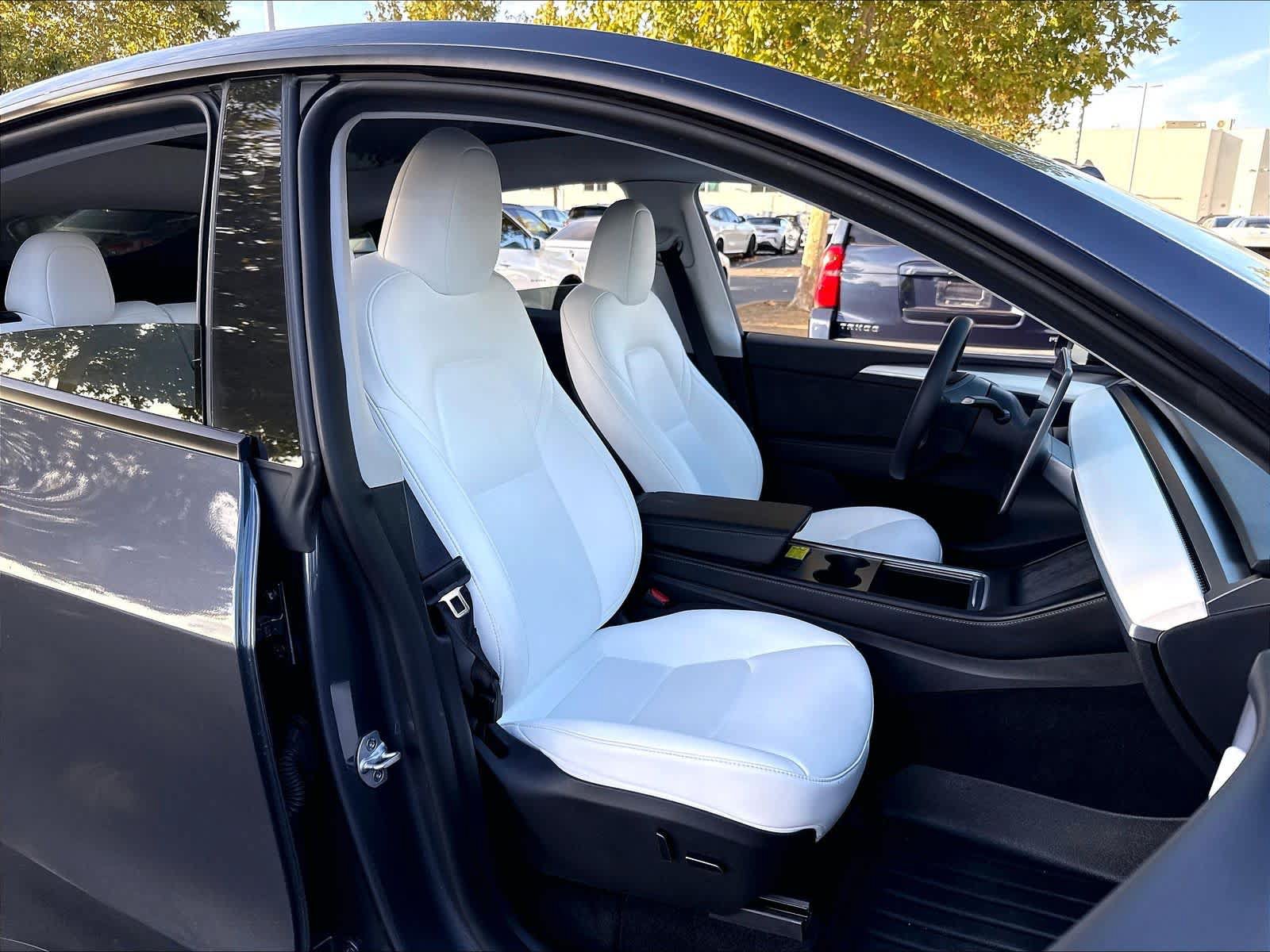 Used 2023 Tesla Model Y AWD image 28