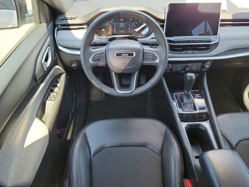 Used 2024 Jeep Compass Latitude AWD/4WD image 17