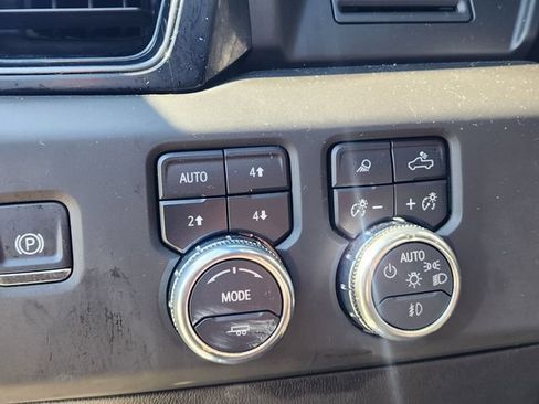 Used 2025 GMC Sierra 1500 AT4 AWD/4WD image 24