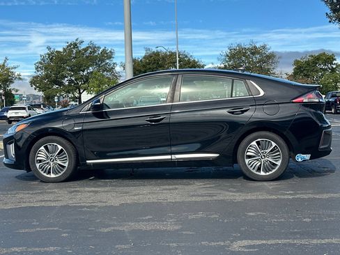 Used 2020 Hyundai Ioniq Limited FWD image 7