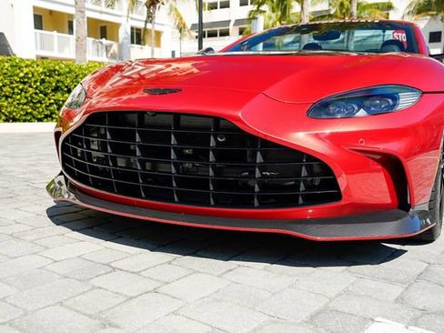 Used 2023 Aston Martin V12 Vantage Roadster image 47