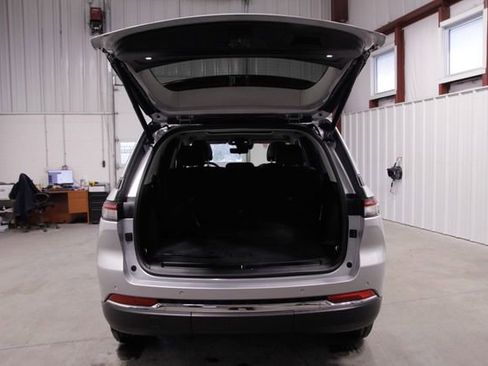 Used 2023 Jeep Grand Cherokee 4WD 4xe w/ Luxury Tech Group II image 21