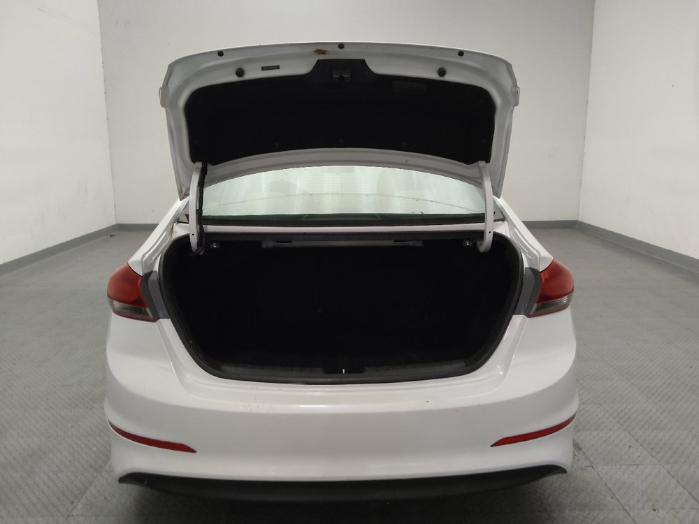 Used 2017 Hyundai Elantra SE FWD image 29
