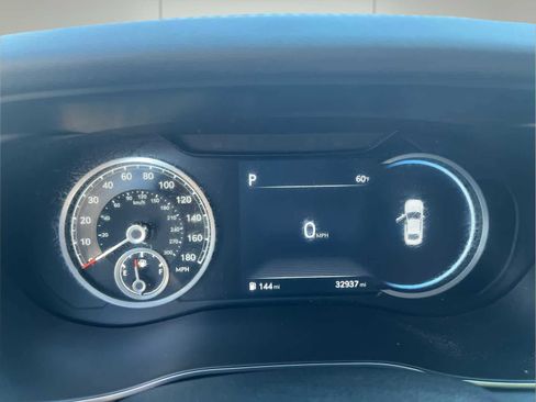 Used 2022 Genesis G70 3.3T image 26