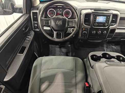 Used 2017 RAM 1500 Express AWD/4WD image 4