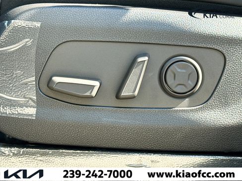 New 2026 Kia Carnival EX image 26