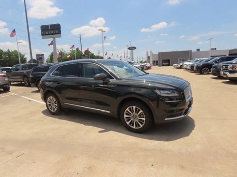 Used 2022 Lincoln Nautilus FWD w/ Premium Package image 6