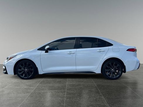 Used 2024 Toyota Corolla SE w/ SE Premium Package image 4