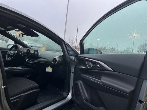 New 2026 Chevrolet Equinox EV LT image 11