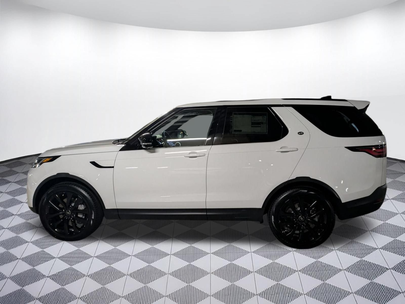 New 2026 Land Rover Discovery S AWD/4WD image 2