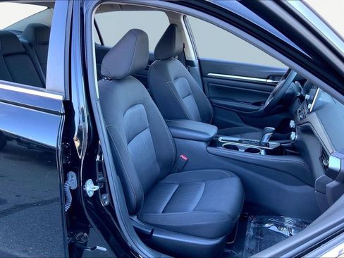 Used 2023 Nissan Altima 2.5 SV image 19