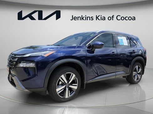 Used 2024 Nissan Rogue SL AWD/4WD image 9