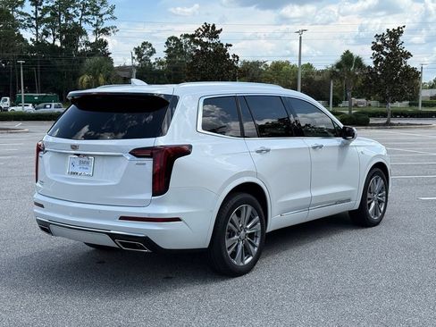 Used 2023 Cadillac XT6 Premium Luxury w/ Platinum Package FWD image 5