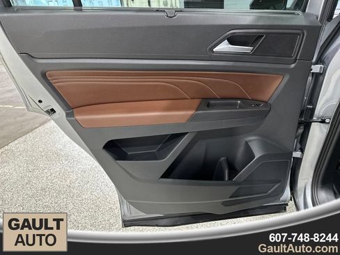 Used 2022 Volkswagen Atlas SEL AWD/4WD image 14