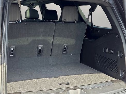 Certified 2022 Chevrolet Suburban High Country image 11