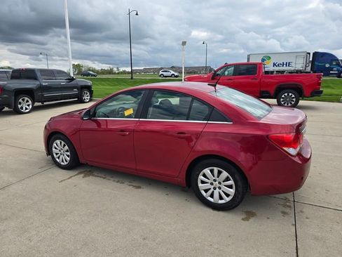 Used 2011 Chevrolet Cruze LT FWD image 5