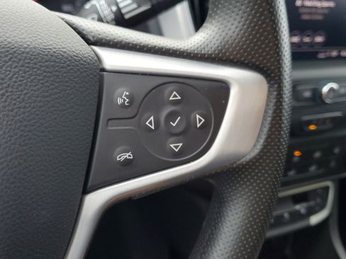 Used 2024 GMC Terrain SLE image 22